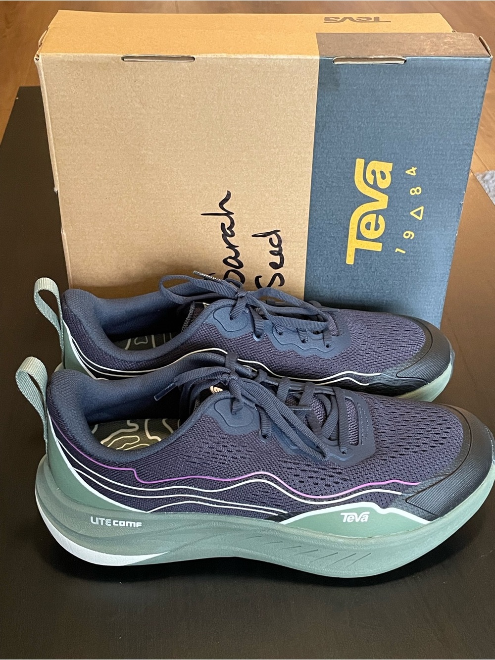 Teva Trailwinder Low Women’s Sneakers in Olive and Navy Women’s 10